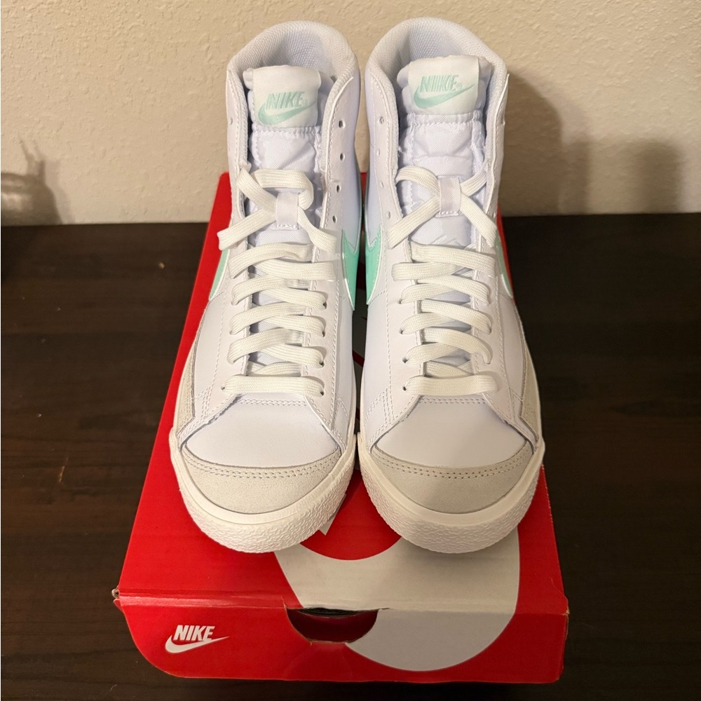 Nike Kids' Grade School Blazer Mid '77 Shoes - Picture 2 of 6
